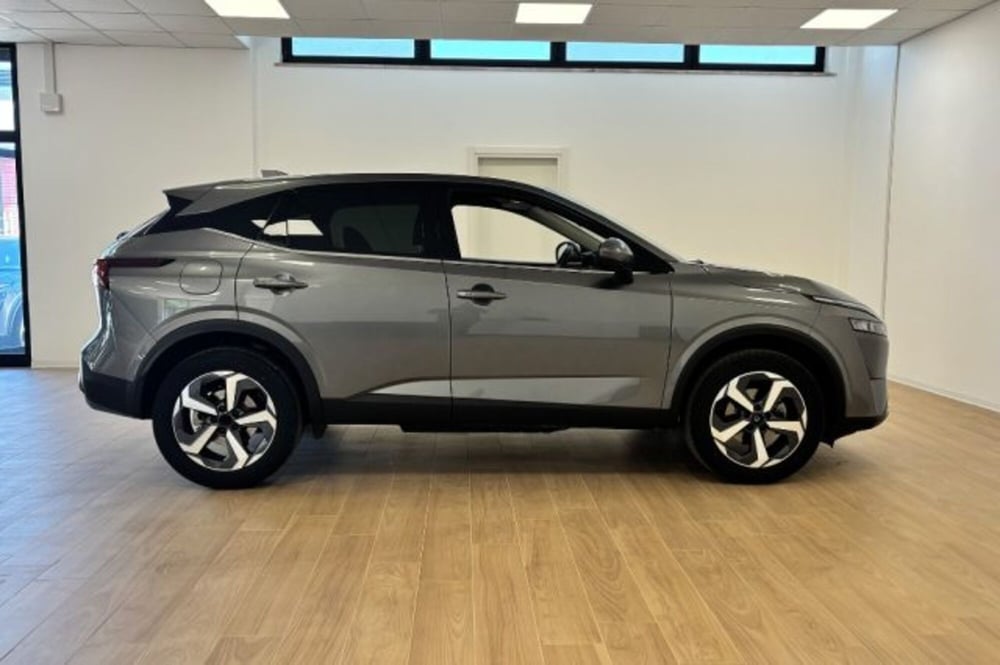 Nissan Qashqai usata a Latina (4)