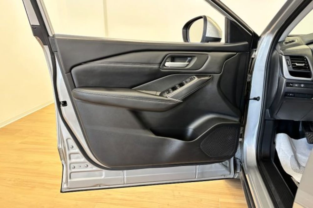 Nissan Qashqai usata a Latina (12)