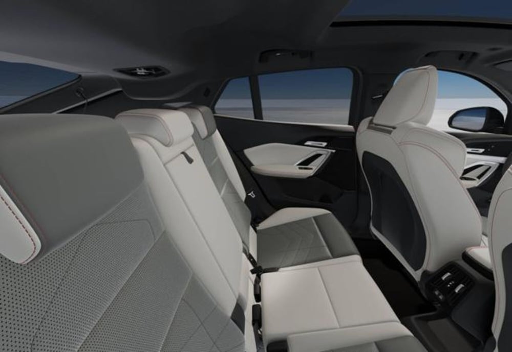 BMW X2 nuova a Modena (13)