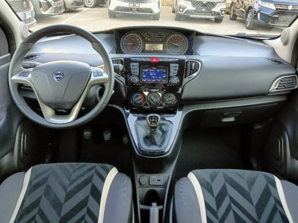 Lancia Ypsilon usata a Brescia (12)