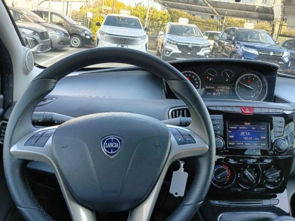 Lancia Ypsilon usata a Brescia (8)
