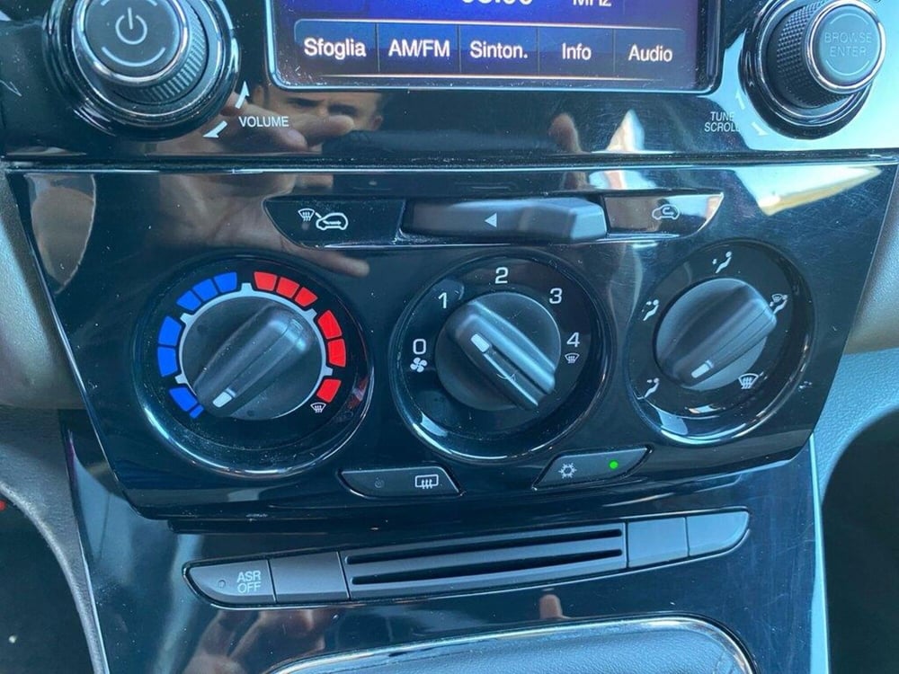 Lancia Ypsilon usata a Torino (10)