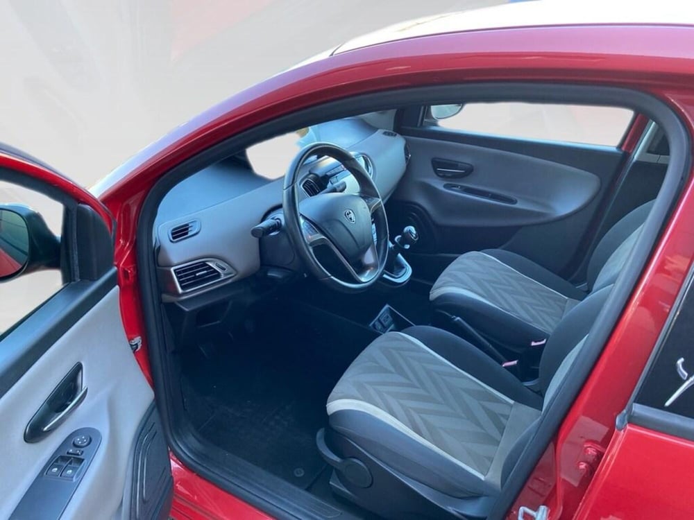 Lancia Ypsilon usata a Torino (6)