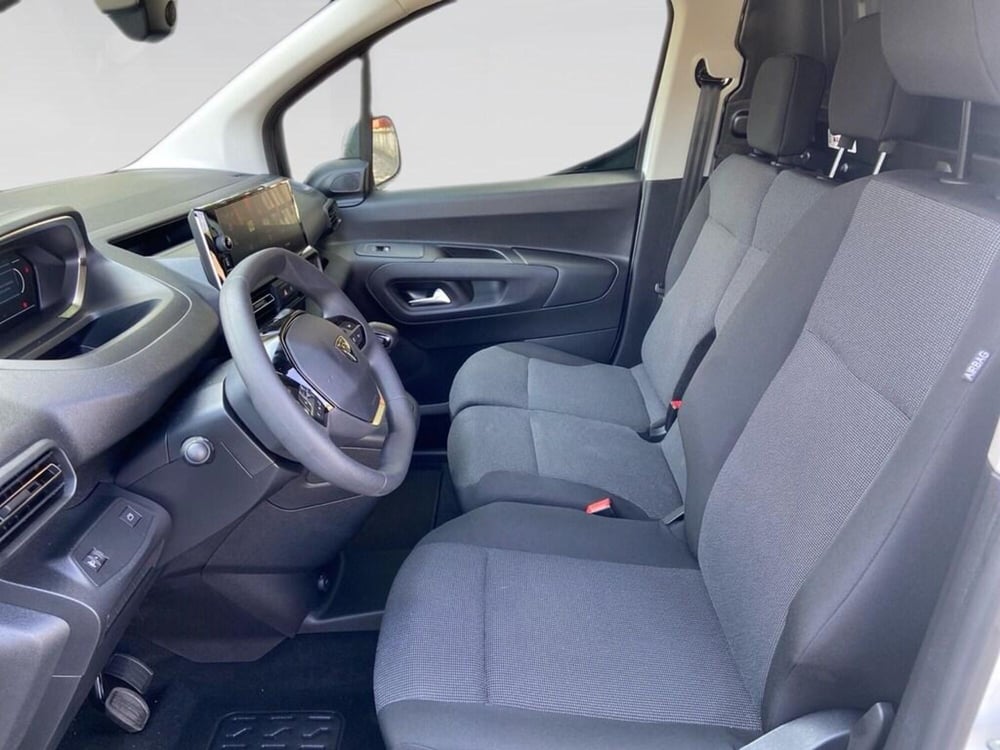 Peugeot Partner Furgone nuova a Torino (6)