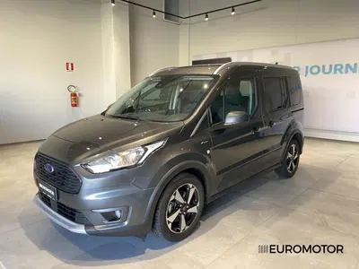 Ford Tourneo Connect 1.5 TDCi 120 CV Plus del 2022 usata a Modugno