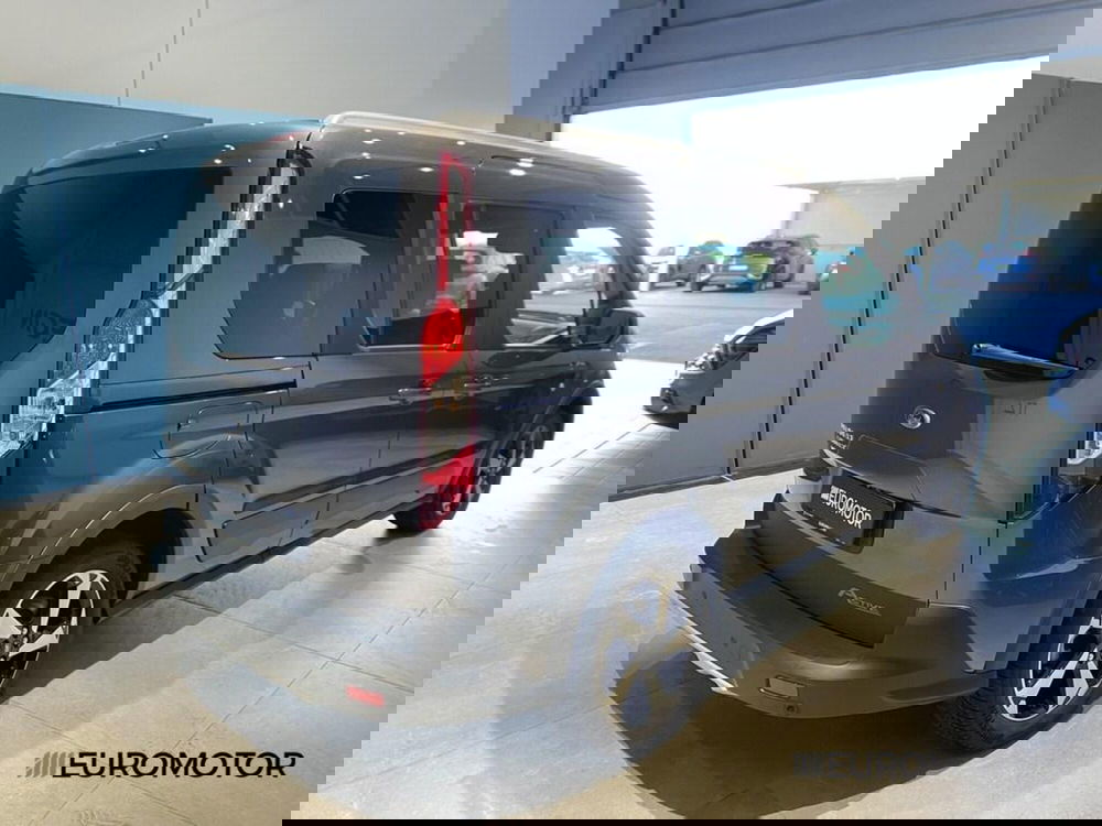 Ford Tourneo Connect usata a Bari (9)