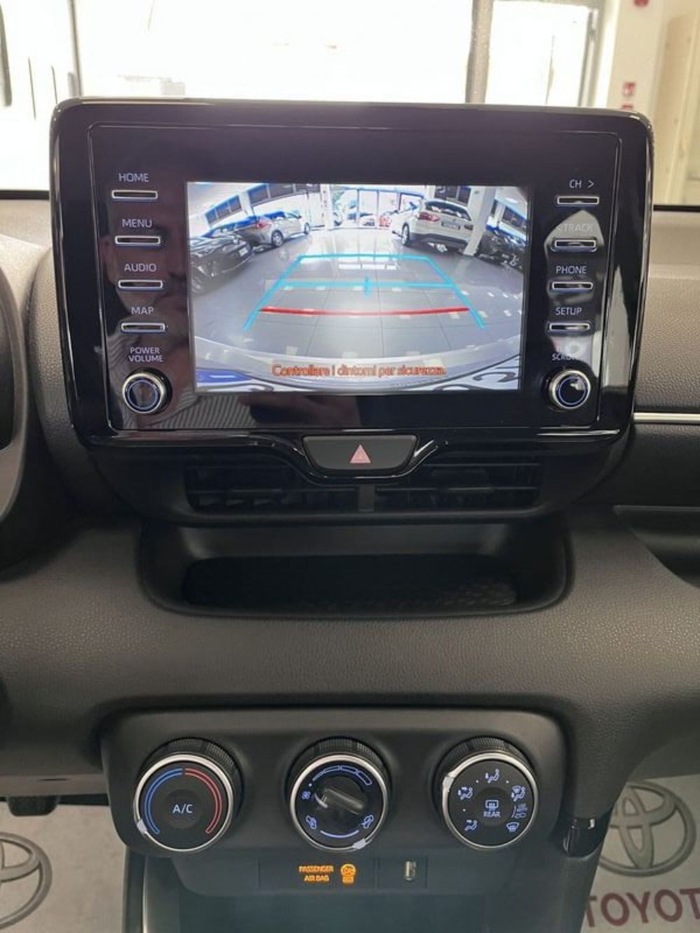Toyota Yaris usata a Prato (14)