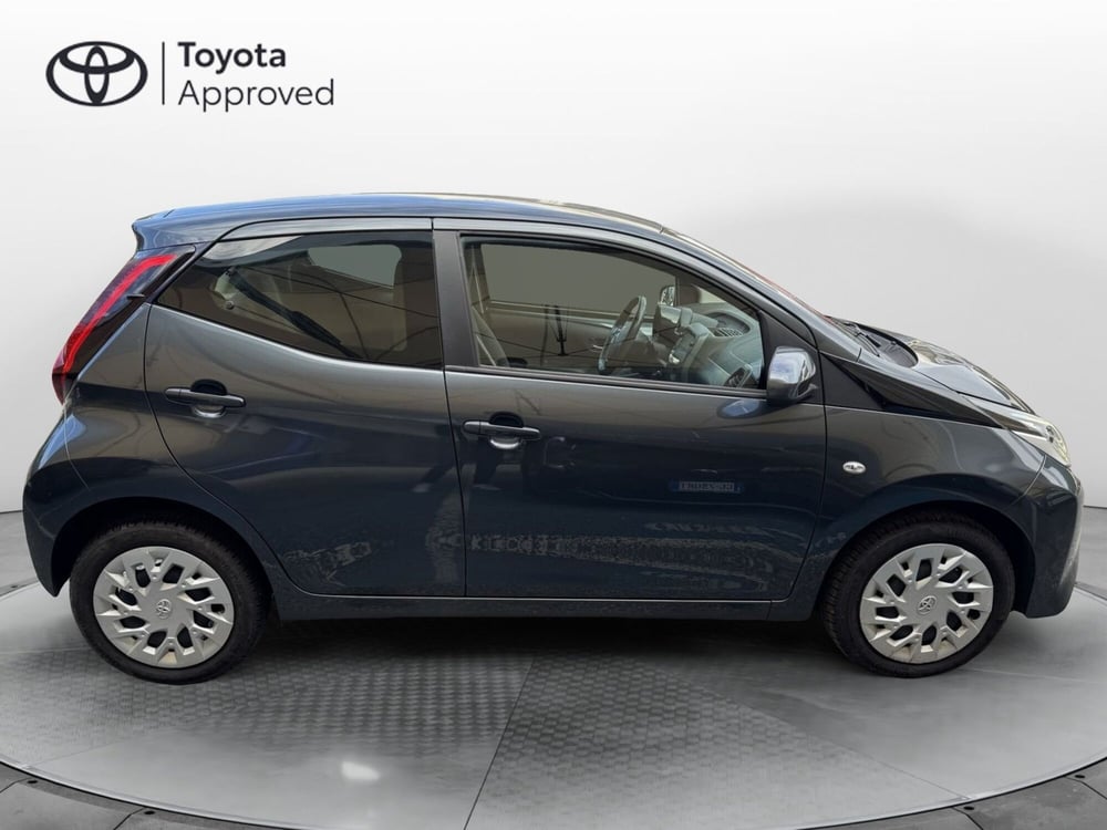 Toyota Aygo usata a Como (12)