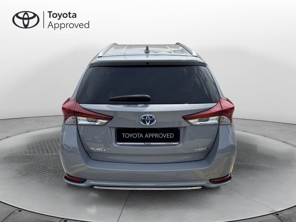 Toyota Auris Station Wagon usata a Como (4)