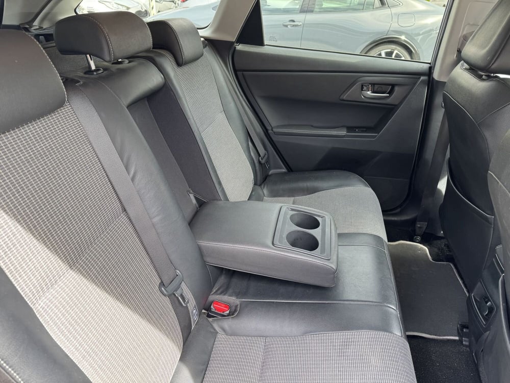 Toyota Auris Station Wagon usata a Como (7)