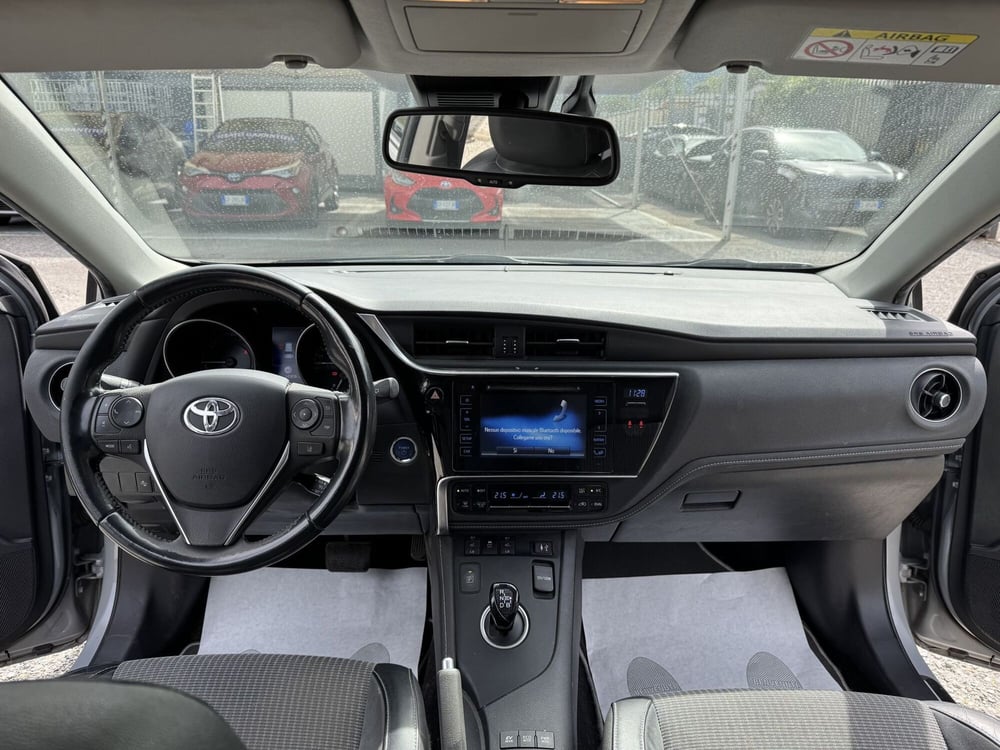 Toyota Auris Station Wagon usata a Como (8)