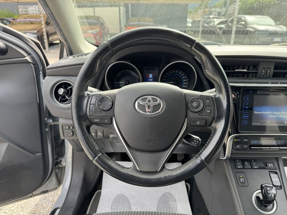 Toyota Auris Station Wagon usata a Como (9)