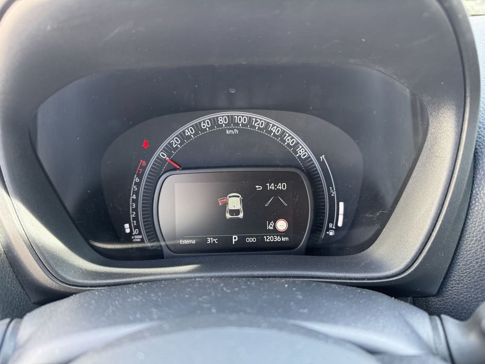 Toyota Aygo X usata a Como (10)