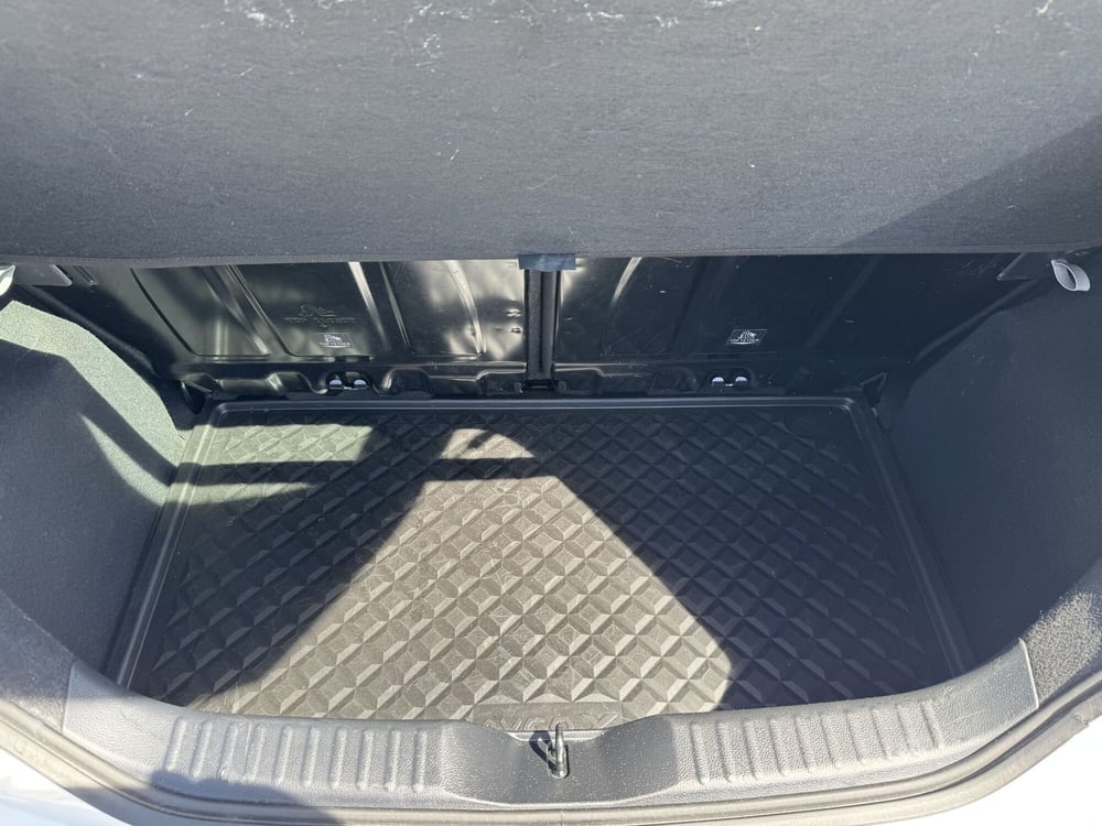 Toyota Aygo X usata a Como (11)