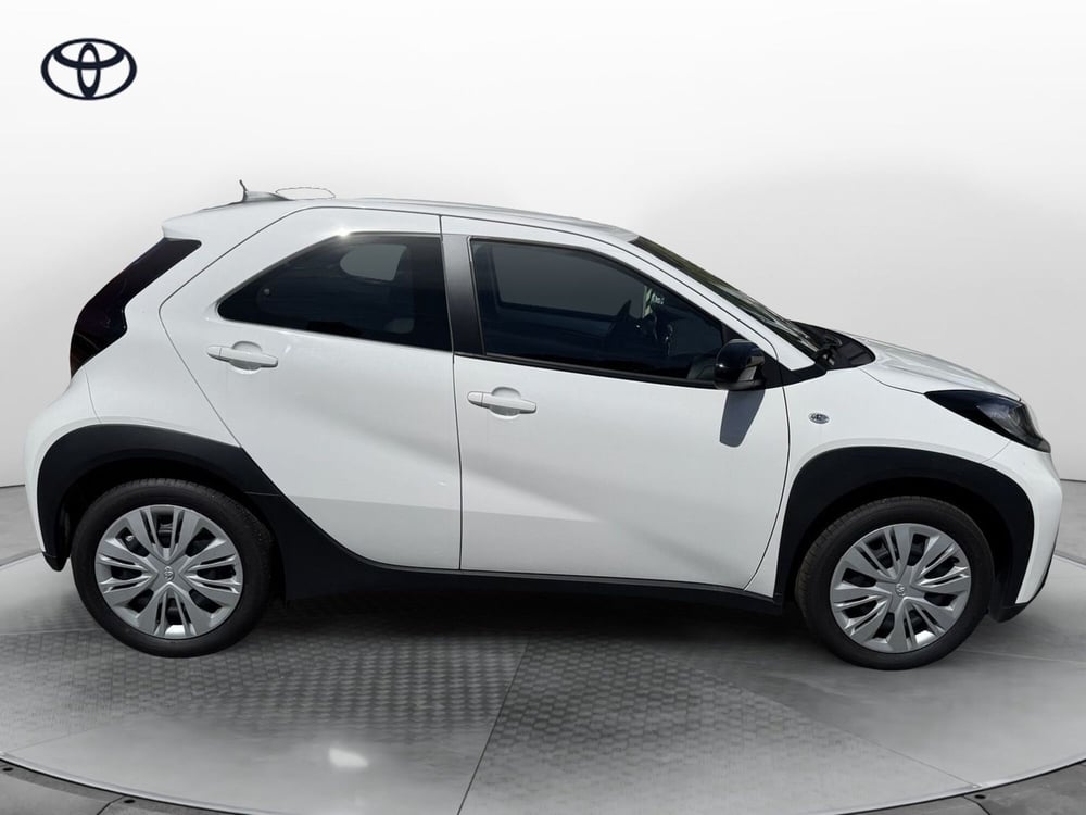 Toyota Aygo X usata a Como (12)