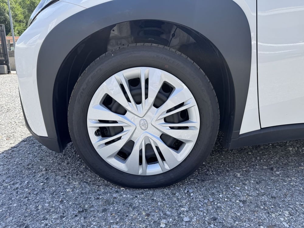 Toyota Aygo X usata a Como (13)
