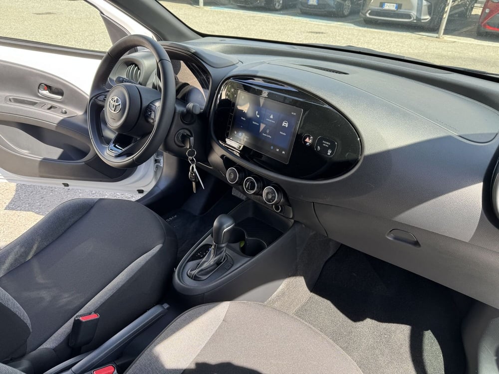 Toyota Aygo X usata a Como (6)