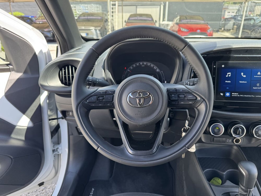Toyota Aygo X usata a Como (8)