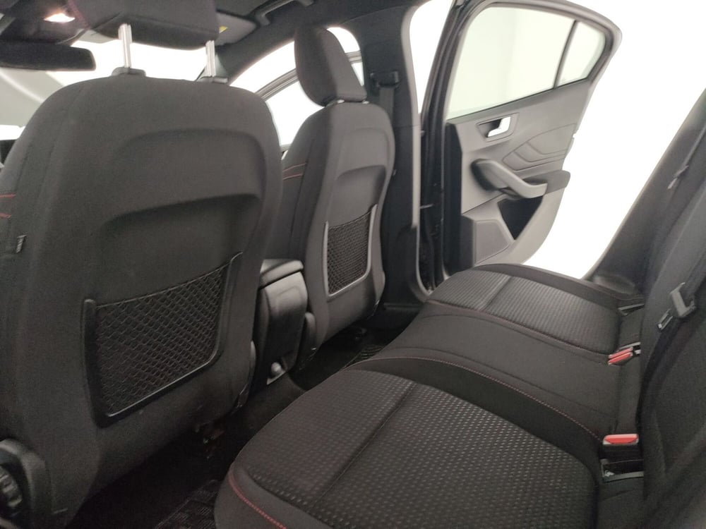 Ford Focus nuova a Caserta (12)
