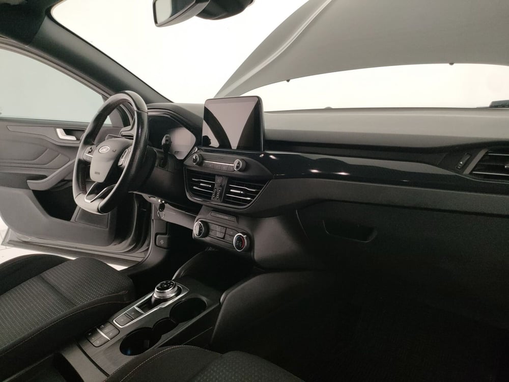 Ford Focus nuova a Caserta (16)