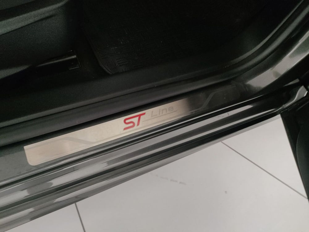 Ford Focus nuova a Caserta (20)