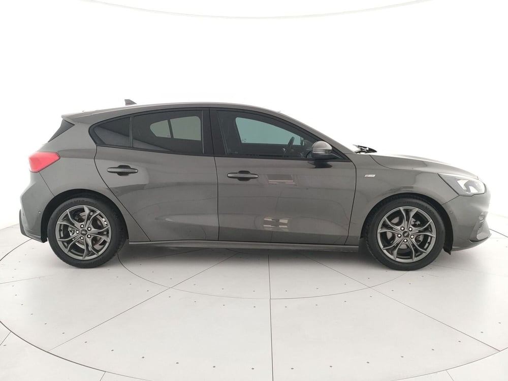 Ford Focus nuova a Caserta (4)
