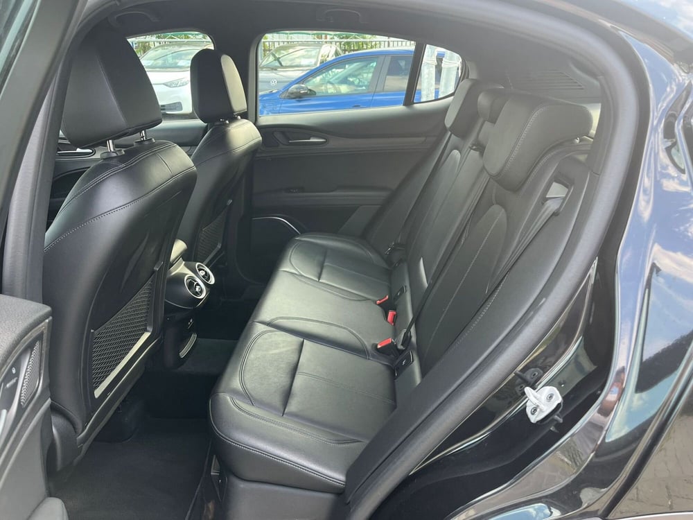 Alfa Romeo Stelvio usata a Milano (14)