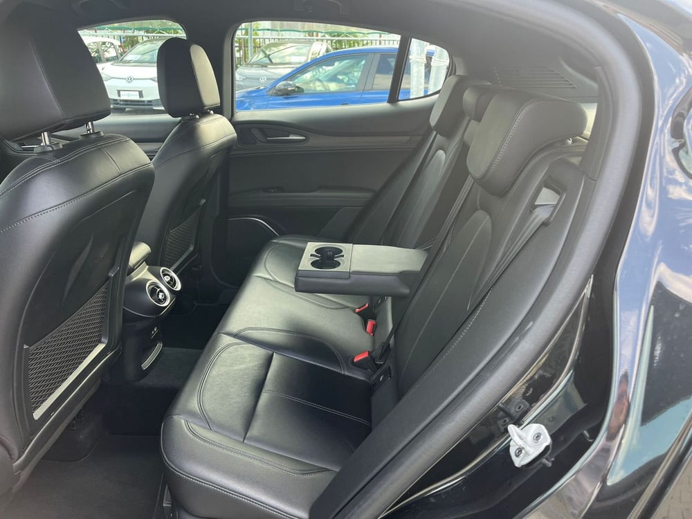 Alfa Romeo Stelvio usata a Milano (17)