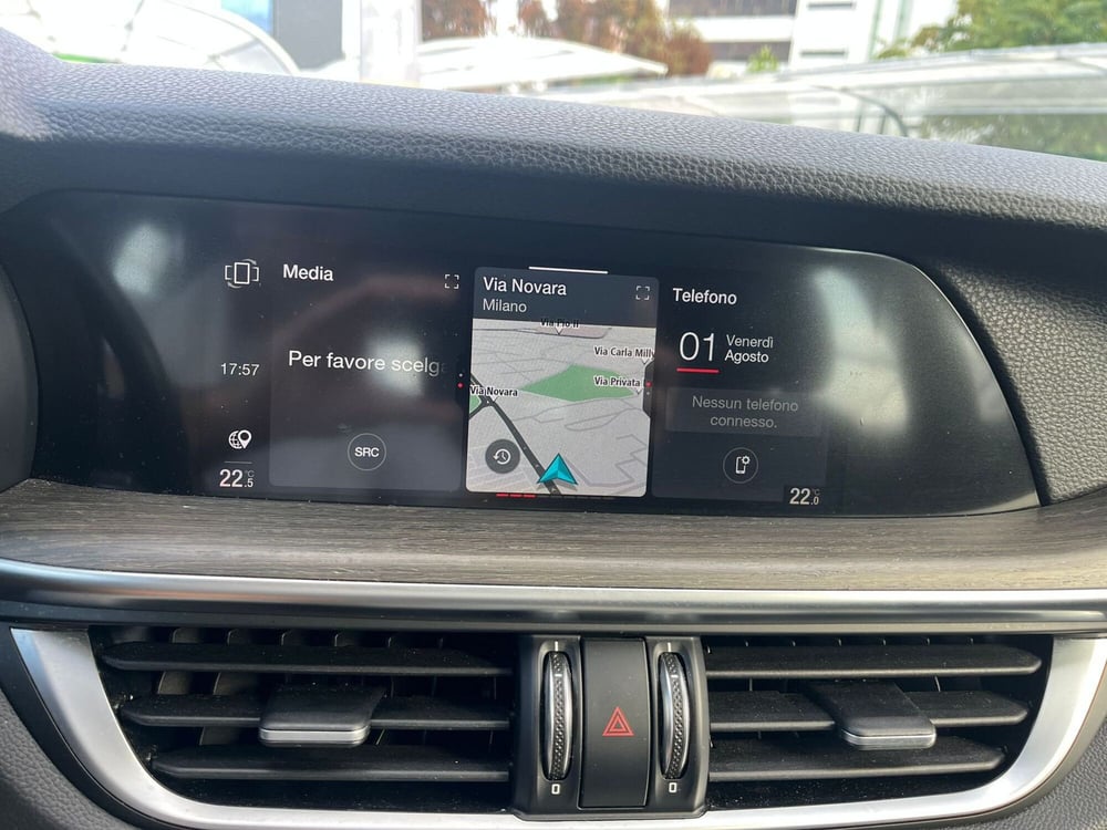 Alfa Romeo Stelvio usata a Milano (18)