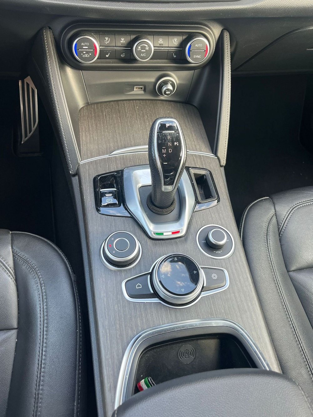 Alfa Romeo Stelvio usata a Milano (19)