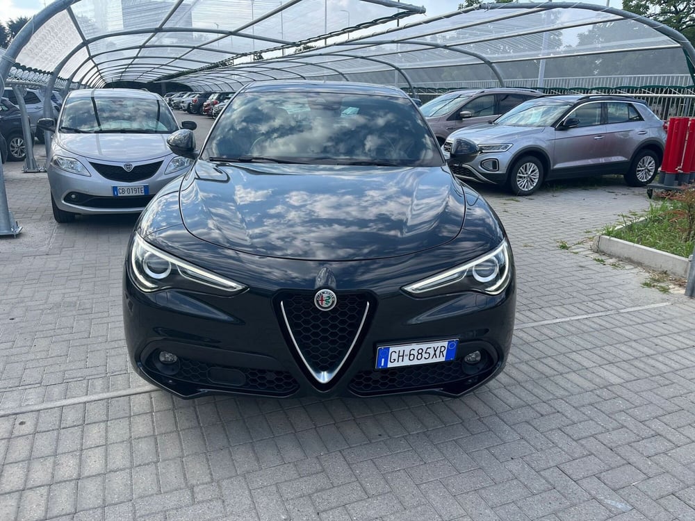 Alfa Romeo Stelvio usata a Milano (2)