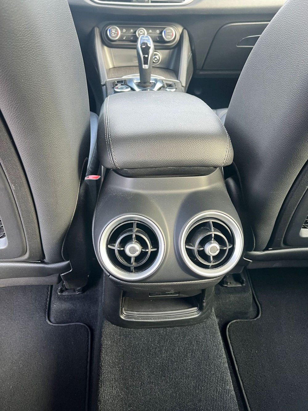 Alfa Romeo Stelvio usata a Milano (20)