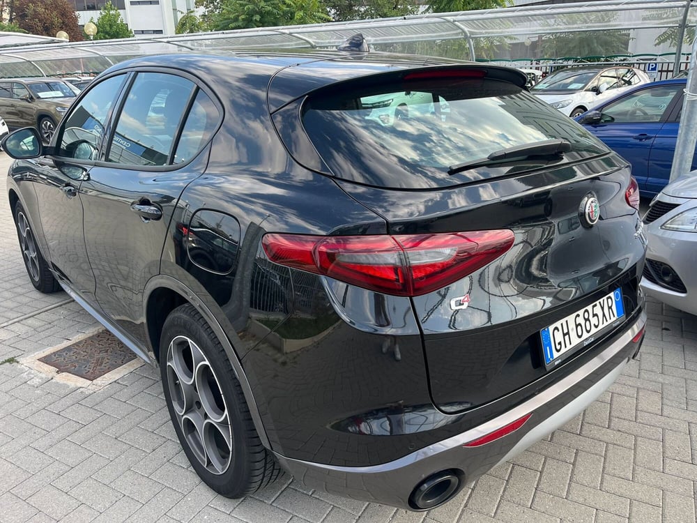 Alfa Romeo Stelvio usata a Milano (6)