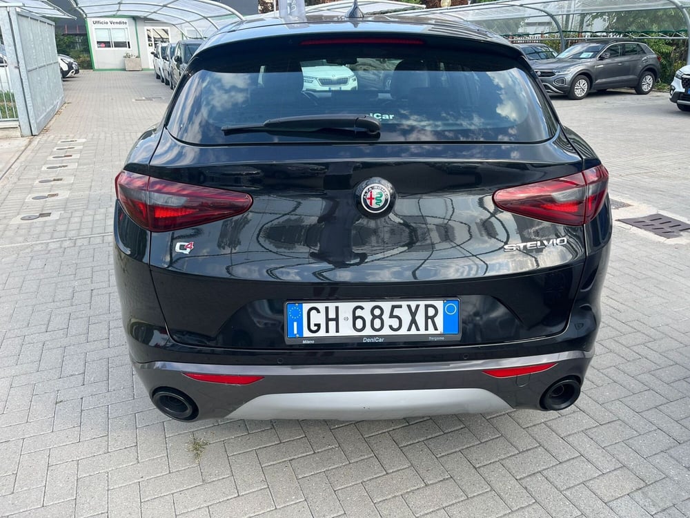 Alfa Romeo Stelvio usata a Milano (8)