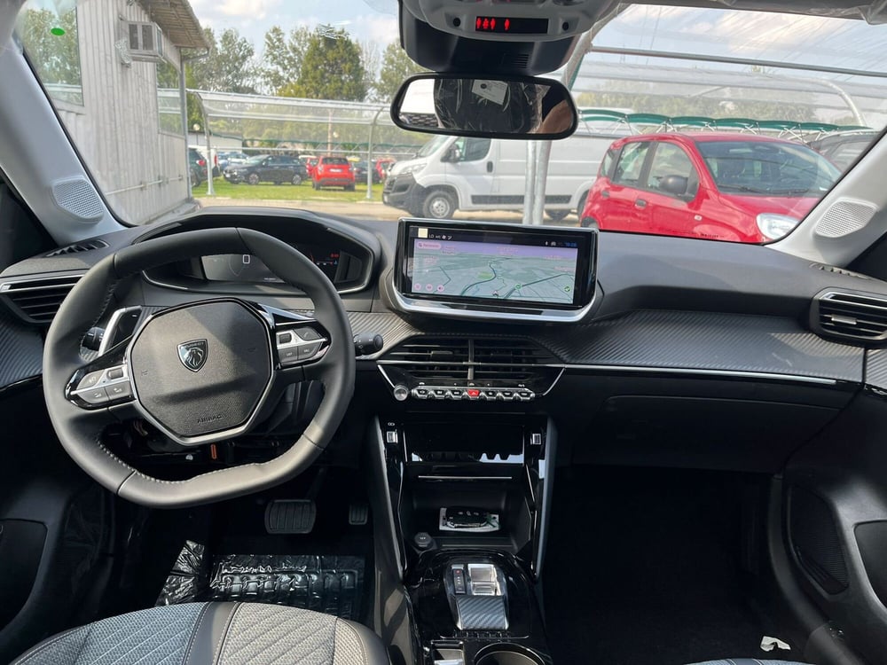 Peugeot 208 nuova a Milano (15)