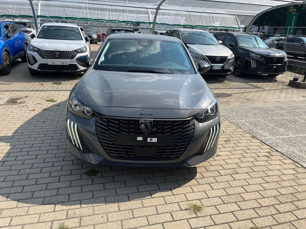 Peugeot 208 nuova a Milano (2)