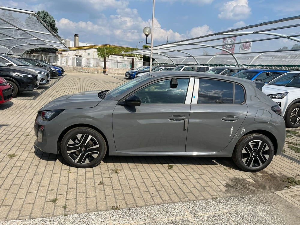 Peugeot 208 nuova a Milano (4)