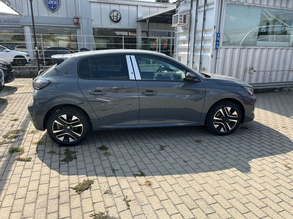 Peugeot 208 nuova a Milano (5)