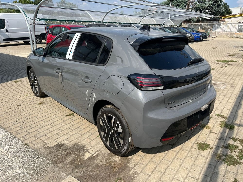 Peugeot 208 nuova a Milano (6)