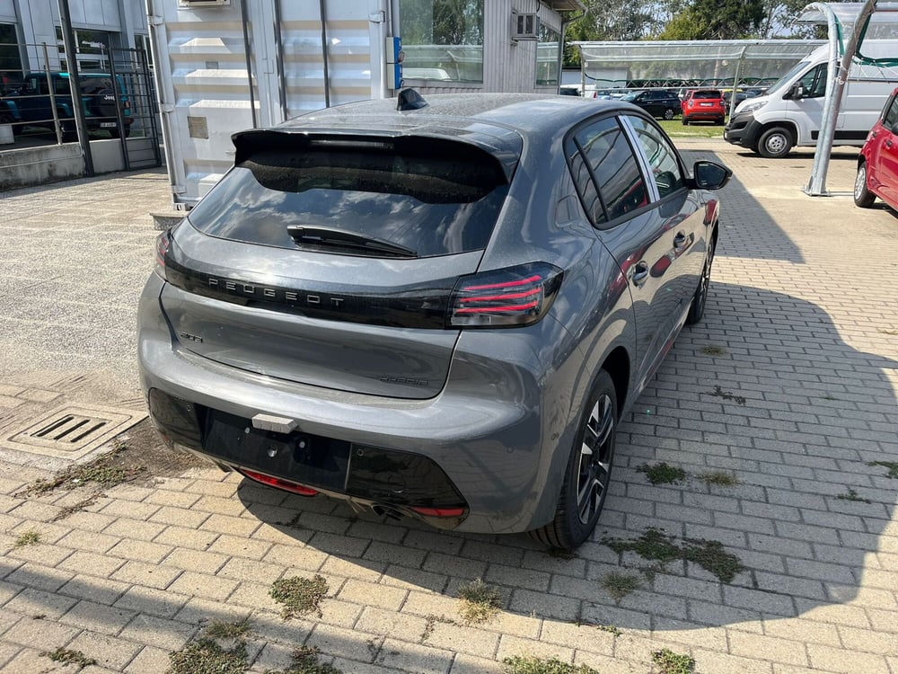 Peugeot 208 nuova a Milano (7)