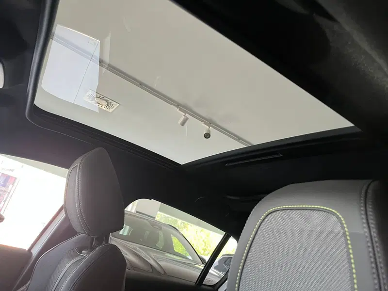 Peugeot 208 nuova a Milano (13)