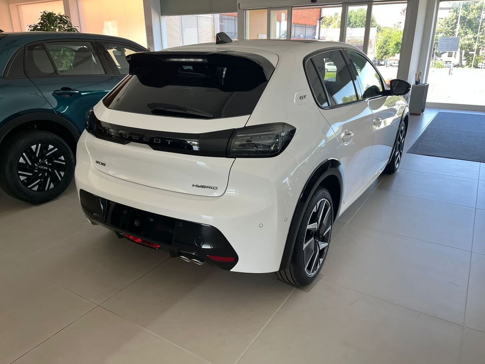 Peugeot 208 nuova a Milano (6)