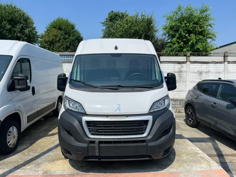 Peugeot Boxer Furgone nuova a Milano (2)