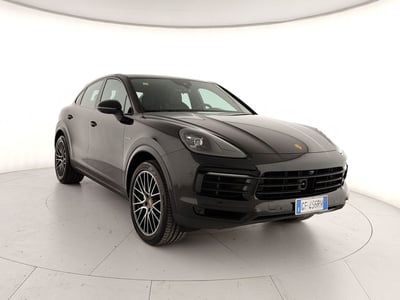 Porsche Cayenne 3.0 V6 E-Hybrid del 2021 usata a Caserta
