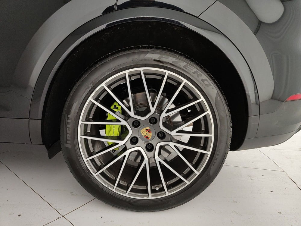Porsche Cayenne usata a Caserta (11)