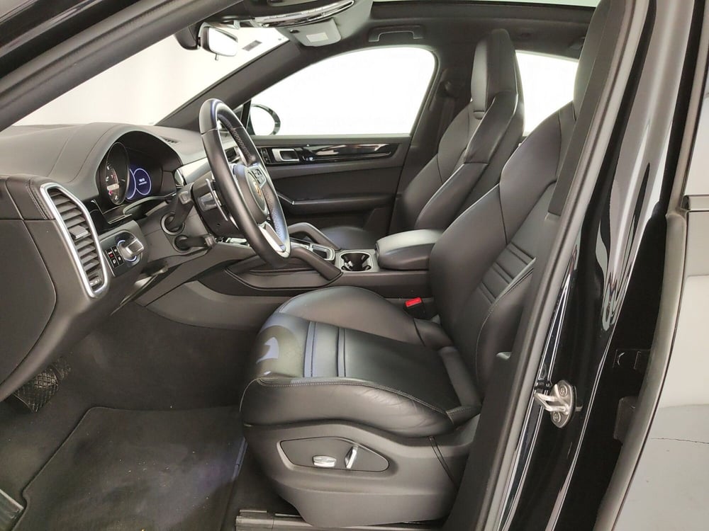 Porsche Cayenne usata a Caserta (17)
