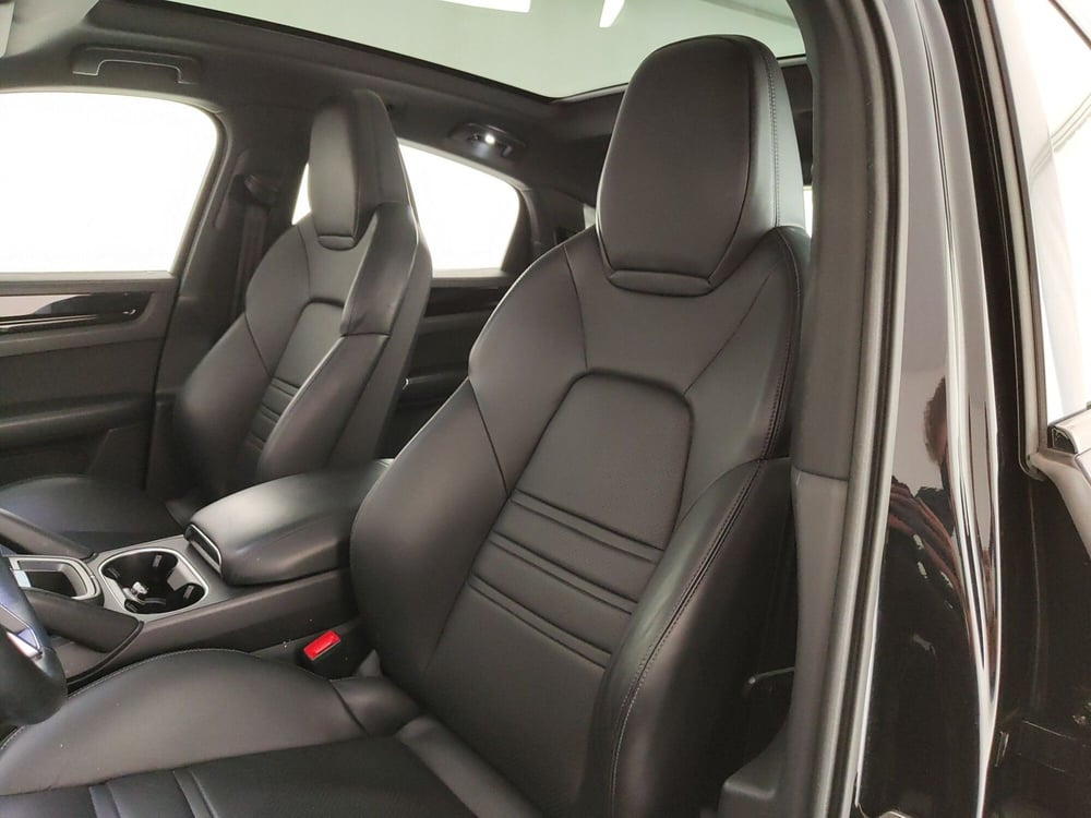 Porsche Cayenne usata a Caserta (19)