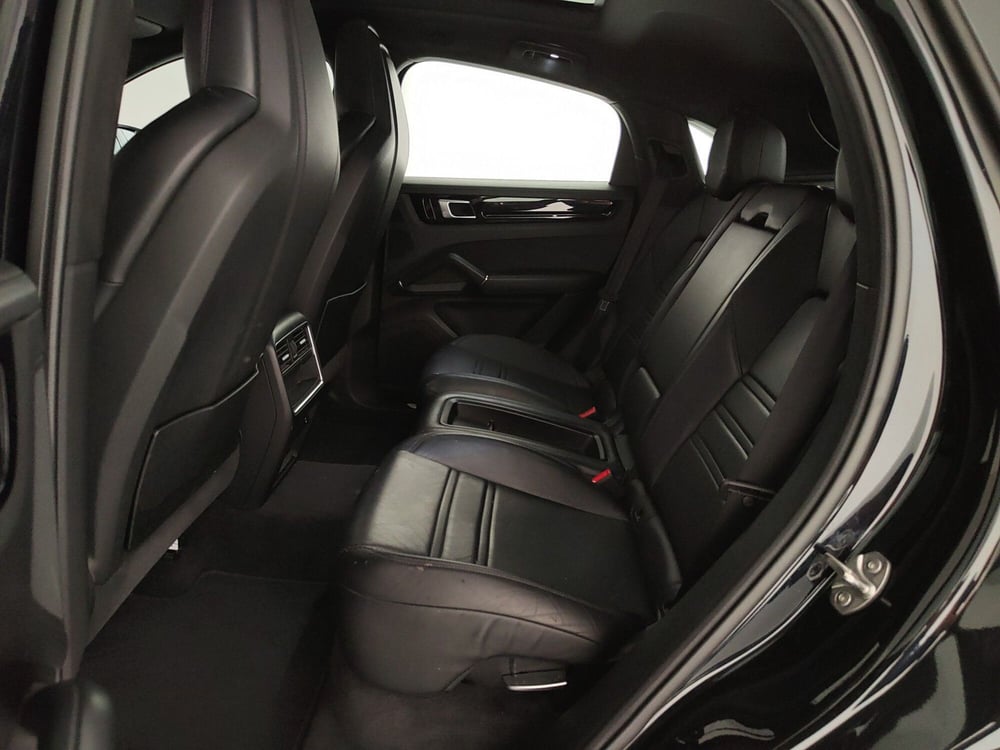 Porsche Cayenne usata a Caserta (20)