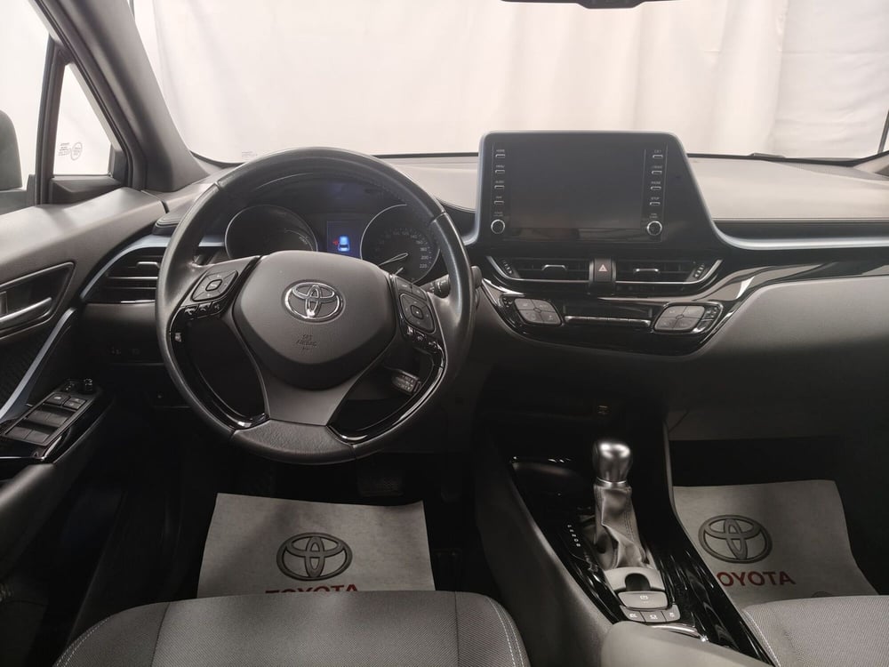 Toyota Toyota C-HR usata a Roma (10)