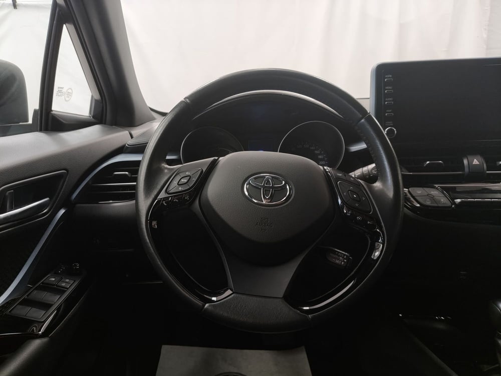 Toyota Toyota C-HR usata a Roma (11)